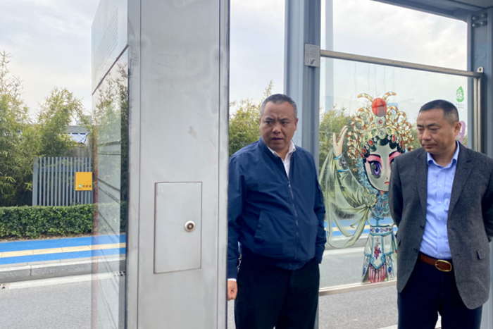 場站巡查小組行動中：畫好候車亭風景線.jpg